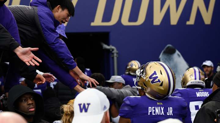 CFP Rankings Hold Static for 10-0 Huskies