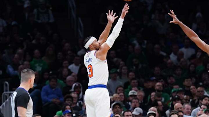 New York Knicks' Josh Hart Avoids Travel, Sinks Off-the-Back 3 vs. Jrue Holiday (Video)