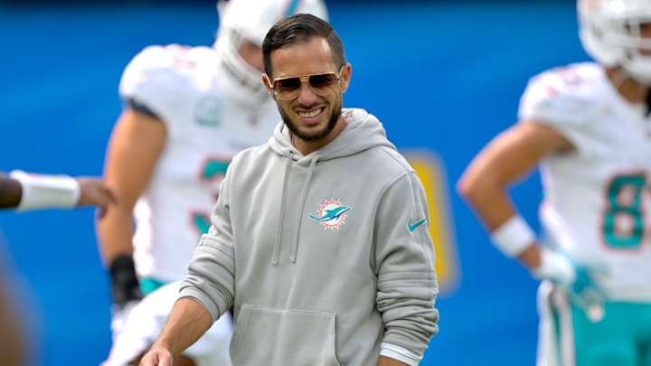 Mike McDaniel Humorously Shuts Down Fantasy-Oriented Question About RB’s Workload Mike McDaniel Humorously Shuts Down Fantasy-Oriented Question About RB’s Workload