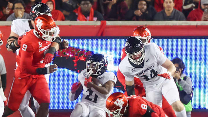 Corey Kiner Enjoys Laughing After Getting Tackled by Opponents: 'Really Messes With Defenders'