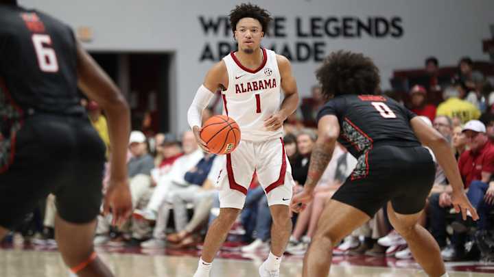 Mark Sears Expanding His Game with Aggressiveness in the Paint