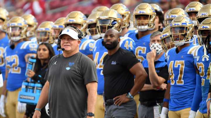 UCLA Football: Fans Take To The Skies To Let Bruins Know How They Feel About Chip Kelly UCLA Football: Fans Take To The Skies To Let Bruins Know How They Feel About Chip Kelly