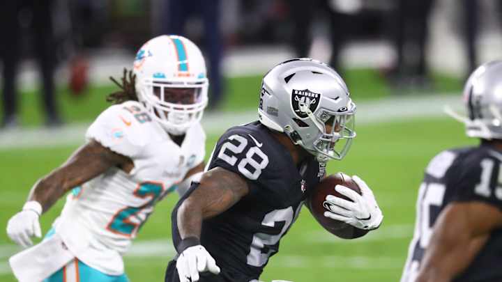 3 Things to Watch for as the Raiders Play the Dolphins 3 Things to Watch for as the Raiders Play the Dolphins