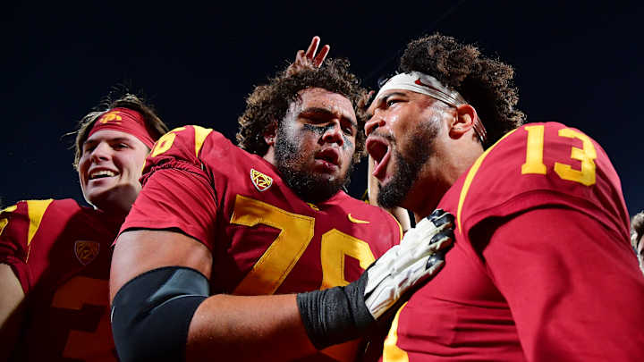 UCLA Football Injury Report: Starting USC Offensive Lineman Leaves Game