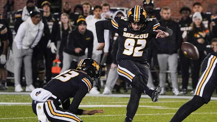 Officials Interrupt ESPN's Florida-Missouri Postgame Interview to Put One Second Back on Clock