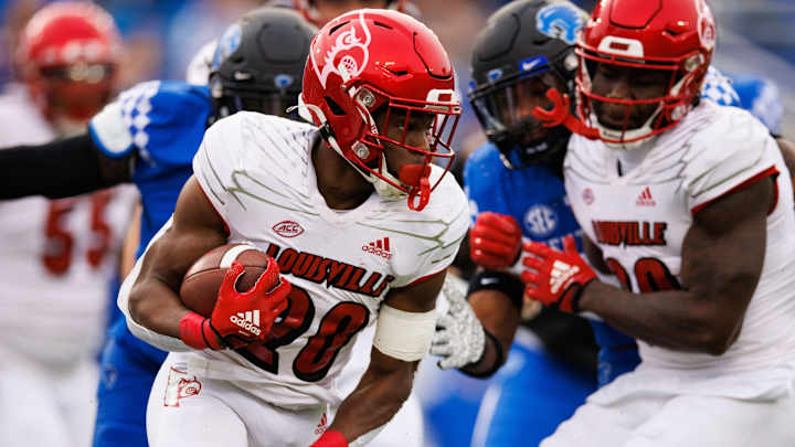 Louisville Opens as Seven-Point Home Favorite vs. Kentucky