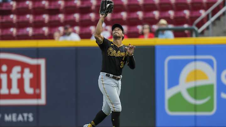 Padres Sign San Diego Native Outfielder to MiLB Deal