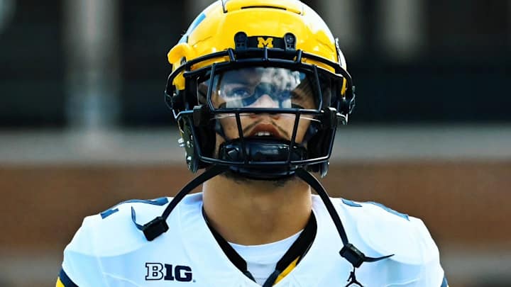 Michigan's Blake Corum Uses NIL Money To Give Back