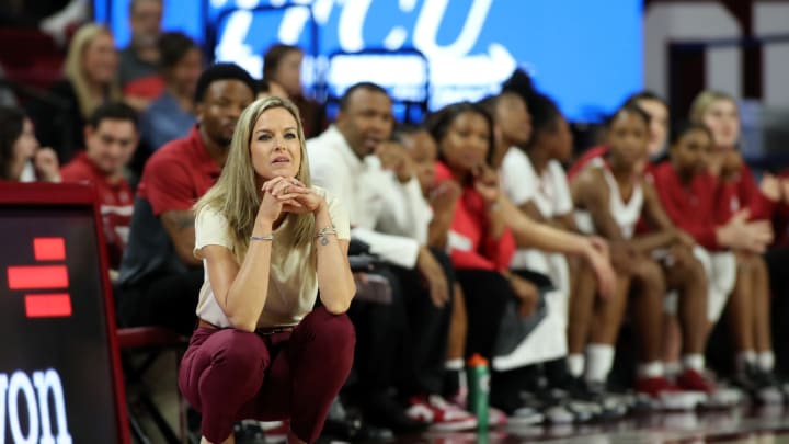 OU Basketball: Oklahoma Drops One Spot in AP Poll Heading into NCAA Tournament OU Basketball: Oklahoma Drops One Spot in AP Poll Heading into NCAA Tournament