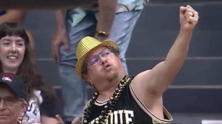 Purdue Fan Goes Wild for Boilermakers’ Win Over Gonzaga in Honolulu Purdue Fan Goes Wild for Boilermakers’ Win Over Gonzaga in Honolulu