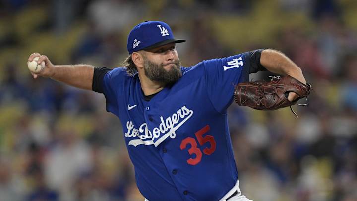 Chicago Cubs' Divisional Rivals Reunite With Veteran Pitcher in Free Agency