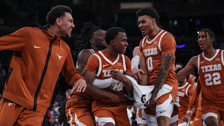 Texas Longhorns vs. UConn Huskies: Preview, Betting Odds, How to Watch
