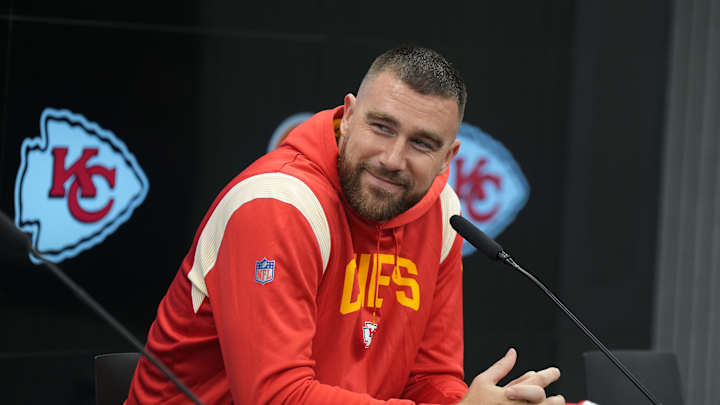 Travis Kelce’s Thoughtful Description of Taylor Swift’s ‘Aura’ Had Fans Singing His Praises Travis Kelce’s Thoughtful Description of Taylor Swift’s ‘Aura’ Had Fans Singing His Praises