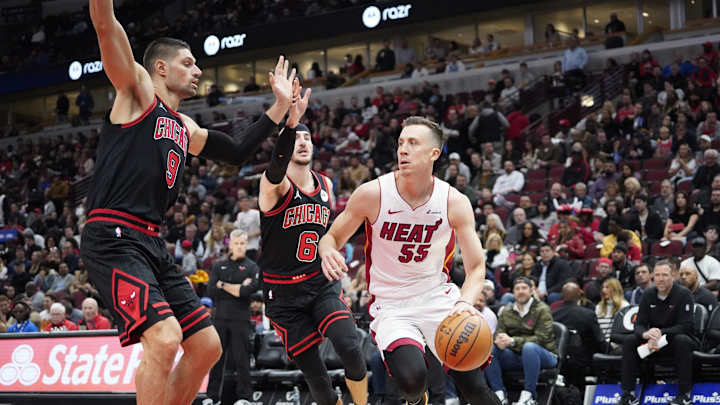 Miami Heat vs. Chicago Bulls Play Of The Night: Duncan Robinson Drains Three-Pointer With Shot Clock Expiring