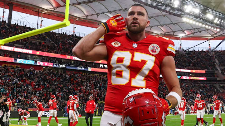 Chiefs’ Travis Kelce Takes Jab at Jets QB Aaron Rodgers Over ‘Pat McAfee Show’ Comments Chiefs’ Travis Kelce Takes Jab at Jets QB Aaron Rodgers Over ‘Pat McAfee Show’ Comments