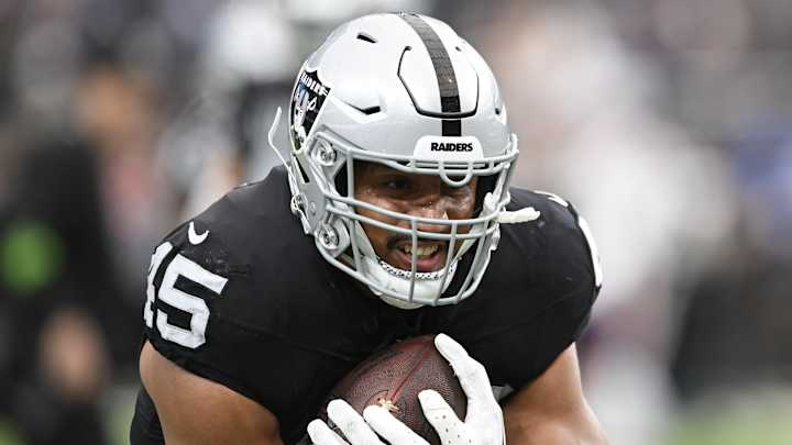 Las Vegas Raiders Bring Back Fullback Jakob Johnson