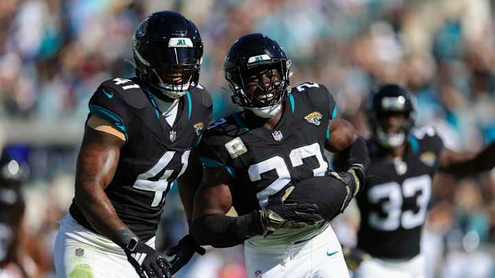 Jaguars Nominate LB Foyesade Oluokun for 2023 Art Rooney Sportsmanship Award