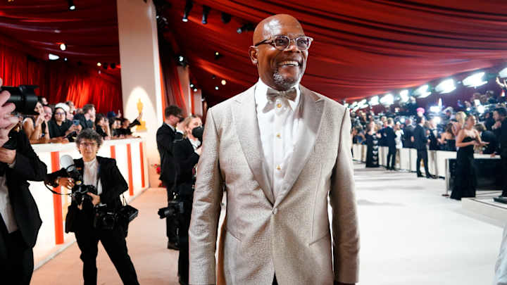 Samuel L. Jackson Calls Out Kansas's Hunter Dickinson for Flopping During Maui Invitational