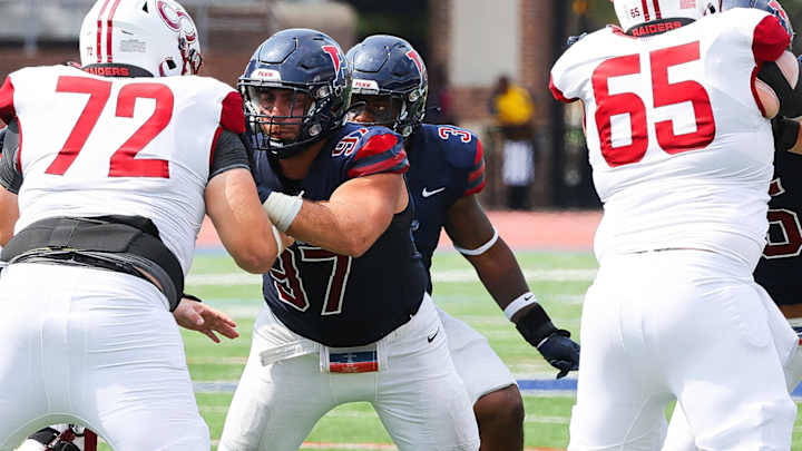 Huskies Offer Ivy League DL Who's Drawn a Lot of Interest