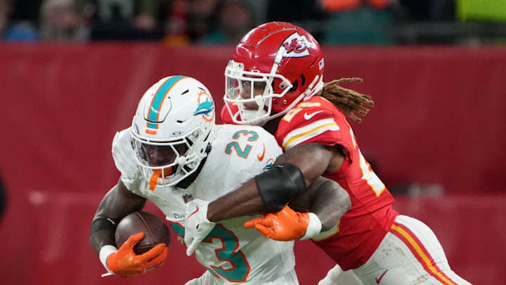 Kelly: Jeff Wilson Must Step to Forefront of Dolphins Rushing Attack