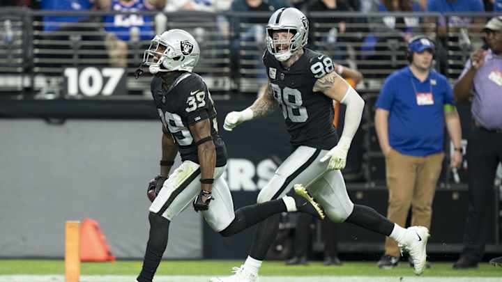 Raiders' Crosby Nominated for Art Rooney Award