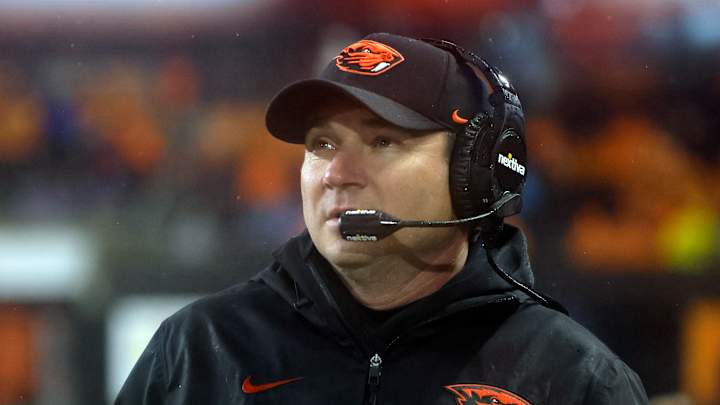 Report: Oregon State's Jonathan Smith Emerges as Top Candidate for Michigan State Job Report: Oregon State's Jonathan Smith Emerges as Top Candidate for Michigan State Job