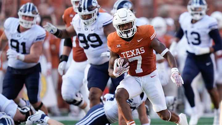 WATCH: Texas Longhorns RB Keilan Robinson Finds End Zone vs. Texas Tech Red Raiders