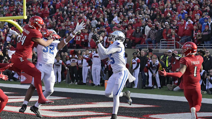 Kentucky Intercepts Louisville to Seal Costly Second Loss of Season for Cardinals