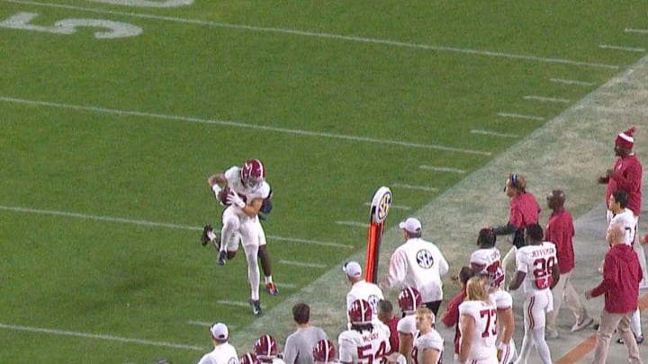 Painfully Close Replay in Alabama-Auburn Left College Football Fans Baffled Painfully Close Replay in Alabama-Auburn Left College Football Fans Baffled