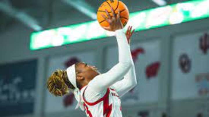 Razorbacks Split Pair of Games in Fort Myers Tip-off