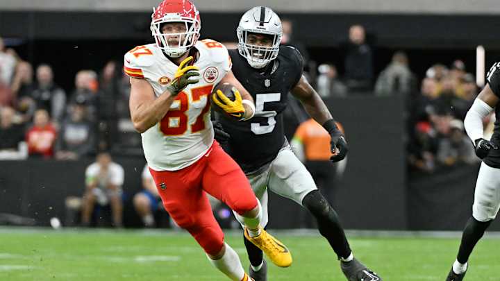 Chiefs Drew Up a Perfect Trick Play to Get Travis Kelce a Big Catch vs. Raiders Chiefs Drew Up a Perfect Trick Play to Get Travis Kelce a Big Catch vs. Raiders
