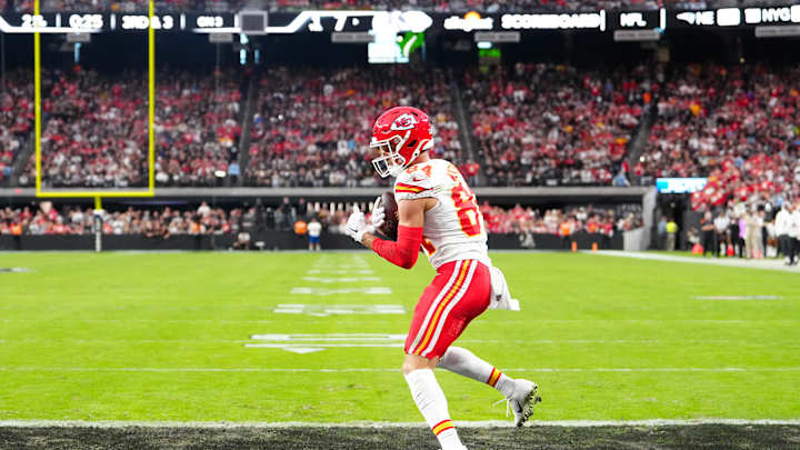 KC Chiefs Week 12 Snap Counts vs. Raiders: Leveling Off