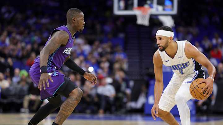 Hurt Hornets Fall Short in Orlando 130-117