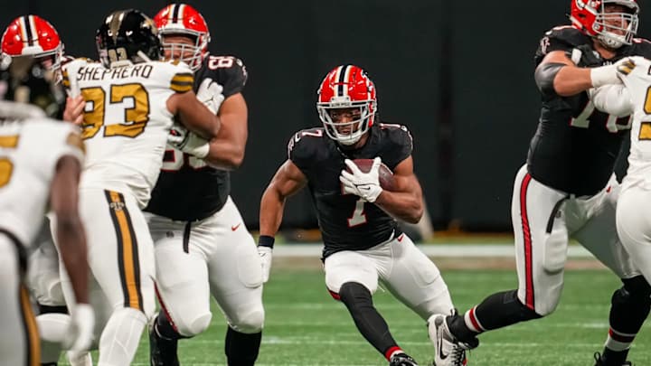 Atlanta Falcons Run Game 'Encouraging' as Team Makes Playoff Push Atlanta Falcons Run Game 'Encouraging' as Team Makes Playoff Push