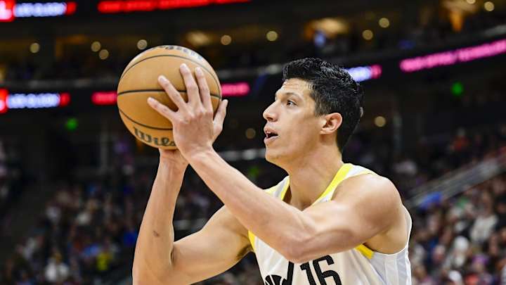 Jazz HC Uses Boxing Metaphor to Describe Simone Fontecchio's Emergence Jazz HC Uses Boxing Metaphor to Describe Simone Fontecchio's Emergence