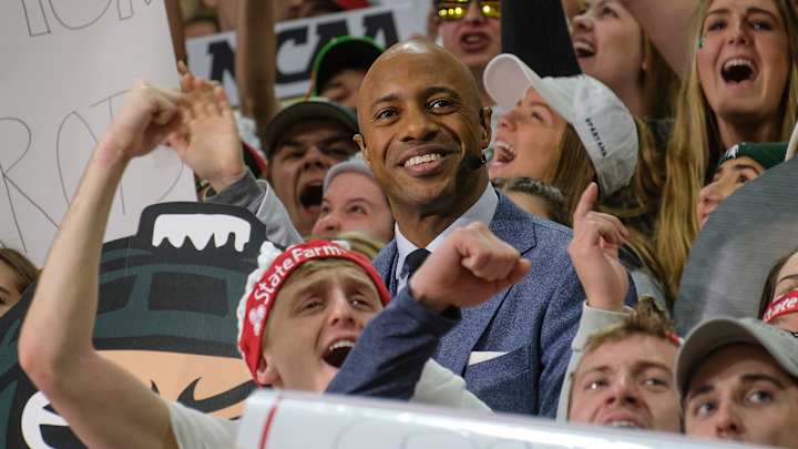Jay Williams says the crowd at Coleman Coliseum was like a "tennis match" when Alabama played Clemson