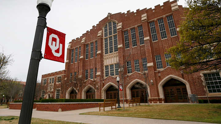Back In McCasland: Lon Kruger, Alvan Adams Look Back on  Oklahoma‘s Storied History In Field House