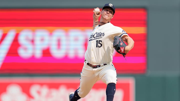 Former Minnesota Twins, Seattle Mariners Reliever Signs Multi-Year Deal with Cincinnati Reds Former Minnesota Twins, Seattle Mariners Reliever Signs Multi-Year Deal with Cincinnati Reds