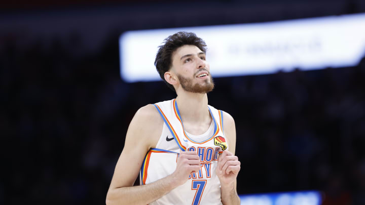 Chet Holmgren's OKC Thunder teammates show up to his high school jersey retirement