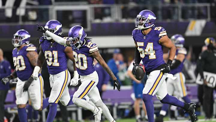 Vikings Snap Counts vs. Bears: Big Roles For Sheldon Day, Troy Dye