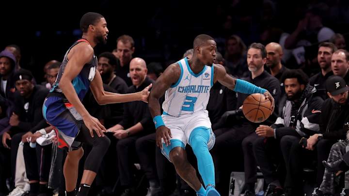 The Hornets Stay Alive to Overtake the Nets, 129-128