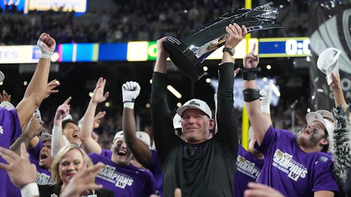 As UW Enters CFP Spotlight, It's RIP Pac-12 and Thanks For the Memories