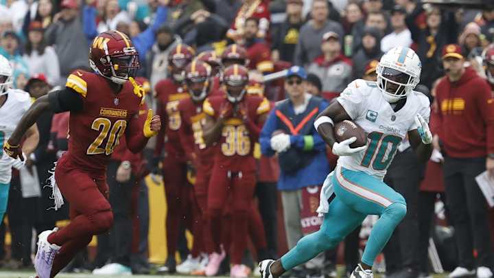 Saturday Dolphins Mailbag: Tyreek, Weaver, and More Saturday Dolphins Mailbag: Tyreek, Weaver, and More