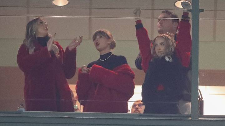 Taylor Swift Had Comical One-Word Answer When Reporter Asked Her If She Liked Lambeau Field