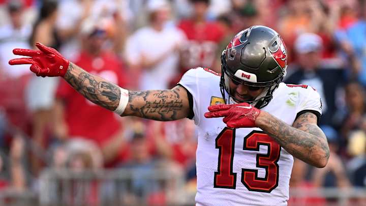 Future Hall of Famer J.J. Watt Gives Mike Evans His Flowers: "We Should Appreciate His Game"