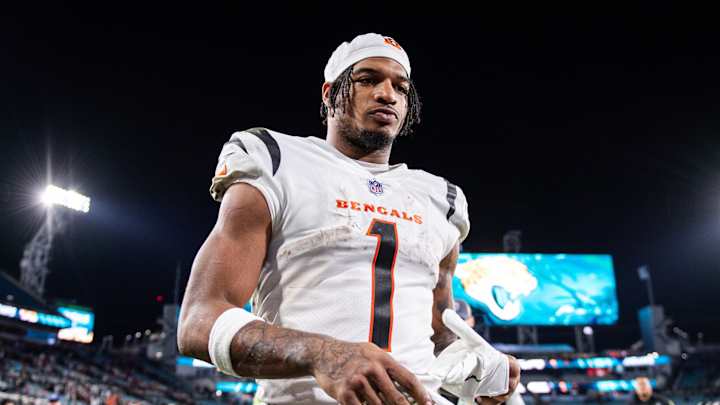 Report: Ja'Marr Chase Expected to Miss Time With Shoulder Injury