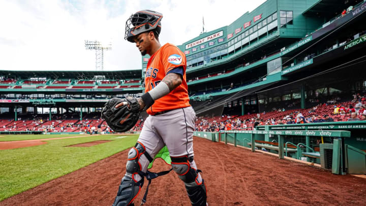 Red Sox Appear Strongly In Mix For Gold Glove Catcher With Multiple Suitors