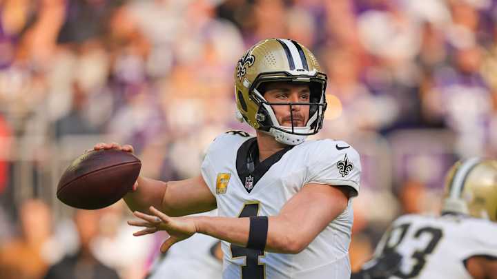 Derek Carr Expected to Start vs. Panthers