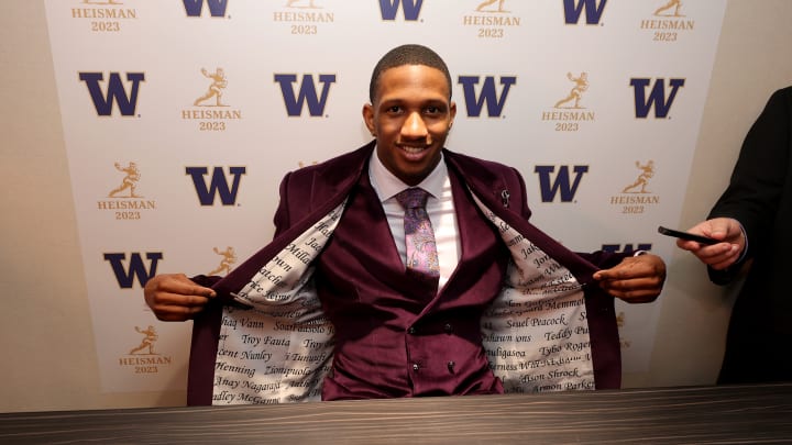 Michael Penix Jr. Arrives at Heisman Ceremony Wearing Touching Tribute to Coaches, Teammates Michael Penix Jr. Arrives at Heisman Ceremony Wearing Touching Tribute to Coaches, Teammates