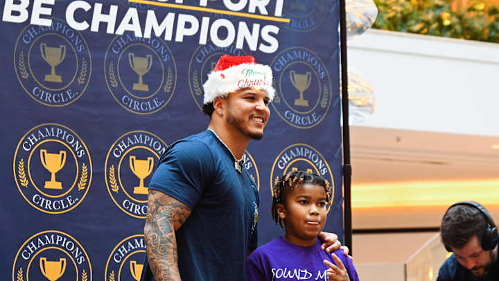 WATCH: Blake Corum Brings Out Thousands Of Michigan Fans For Local Toy Drive WATCH: Blake Corum Brings Out Thousands Of Michigan Fans For Local Toy Drive